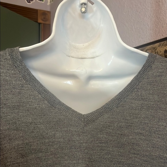 Gap Extra Fine merino Wool Sweater-Gray V-Neck men’s L - Picture 3 of 10